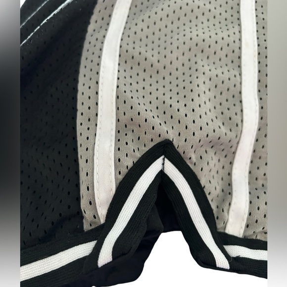 Dr. J Julius Erving Basketball Shorts Size XL Zipper Pockets Black/Gray/White - Picture 6 of 10